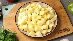 Щи из свежей капусты с пшеном и свининой