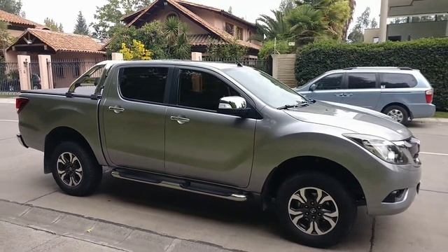 Mazda BT-50 SDX 4X4 3.2 Automática año 2017 смотреть онлайн
