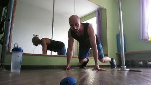 БРЕЙК ДАНС ОБУЧАЛКА  FOOT WORK 6 STEP. КАК НАУЧИТЬСЯ ТАНЦЕВАТЬ БРЕЙК ДАНС САМОСТОЯТЕЛЬНО ДОМА.