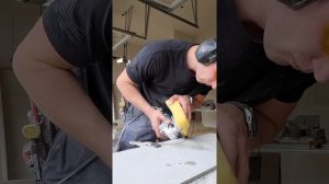 как я вырезаю полукруг в плитке!