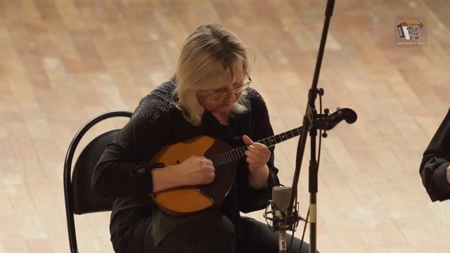 БЫЗОВ Две части из сюиты по мотивам рассказов Дж. Лондона - Виталий Гунин, баян и Инна Гунина, домр смотреть онлайн