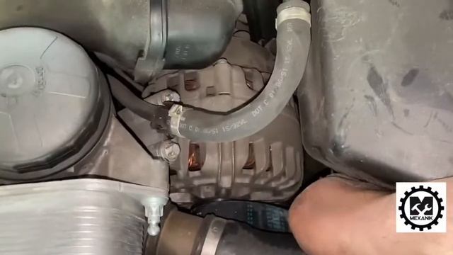 Замена ремня генератора BMW 5 E60 / Как заменить сервисный ремень на БМВ 5 Е60