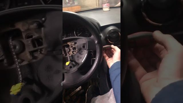 Как снять подушку руля Nissan Almera G15 смотреть онлайн