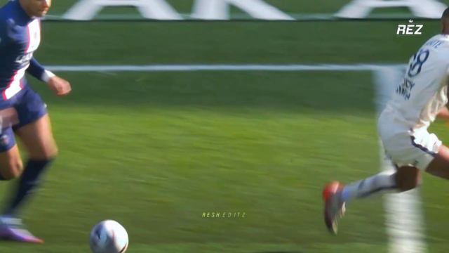Kylian Mbappé ❯ 