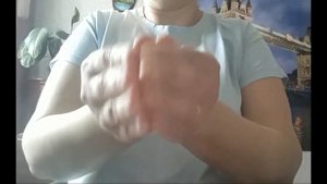 Пальчиковая  игра "Рыбки" Е. и С. Железновых