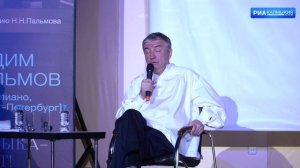 Пианист Вадим Пальмов выступил перед элистинцами с концертом