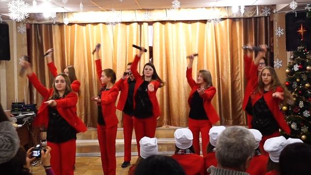 С новым годом Мама смотреть онлайн