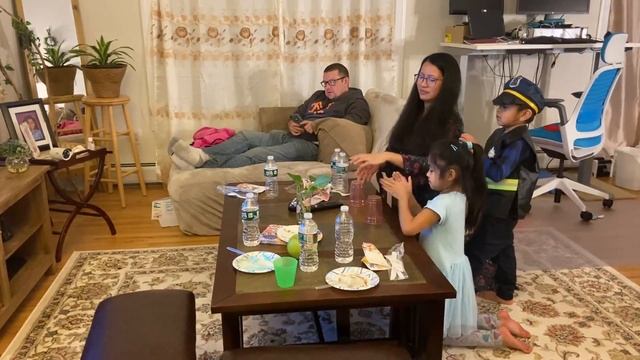 Maya and Da doing Cups смотреть онлайн