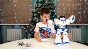 Робот XTREM BOTS Штурмовик на пульте управления!