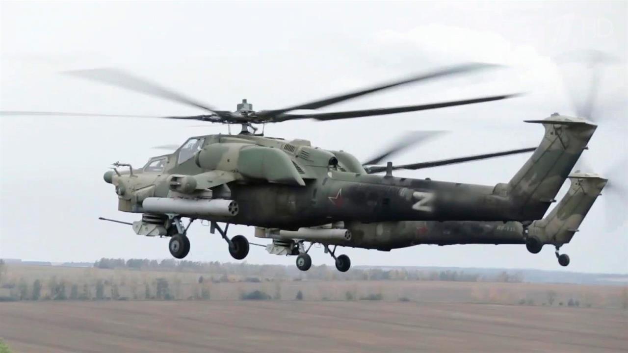 В Минобороны РФ показали кадры работы экипажей вертолетов Ми-28