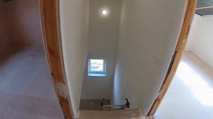 Потолок дешево. Потолок из пластиковых панелей. Монтаж панелей ПВХ. Каркасный дом своими руками ч44