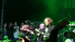 Dimebash 2019: Corey Taylor, Dave Grohl, Scott Ian, Charlie Benante, Chris Beoderick perform ‘Walk’