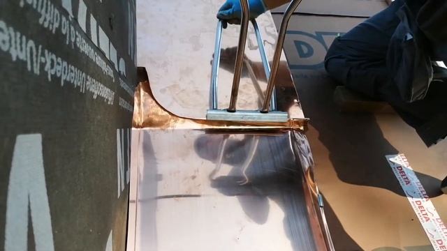 Обход трубы медными окладами на фальцевой кровле 2 часть смотреть онлайн