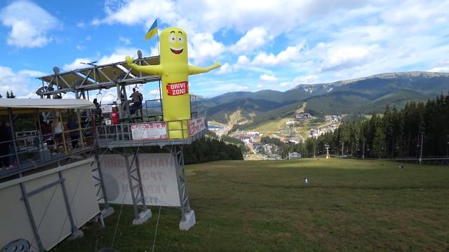 КАРПАТЫ. БУКОВЕЛЬ ЗИПЛАЙН. ШОК! ПОДЪЕМ НА ГОРУ. ЦЕНЫ НА ЕДУ. ОТДЫХ В КАРПАТАХ ОСЕНЬЮ. BUKOVEL. смотреть онлайн