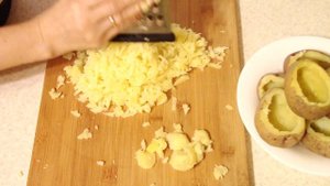 Запеченный картофель с начинкой. Просто, вкусно, сытно!
