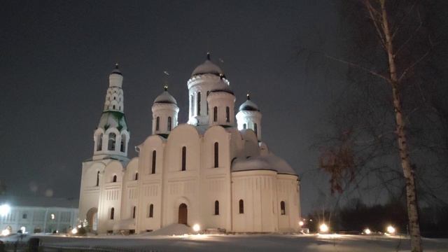 Днесь Христос в Вифлееме раждается. Покровский храм в Барнауле: вертеп с яслями и горка