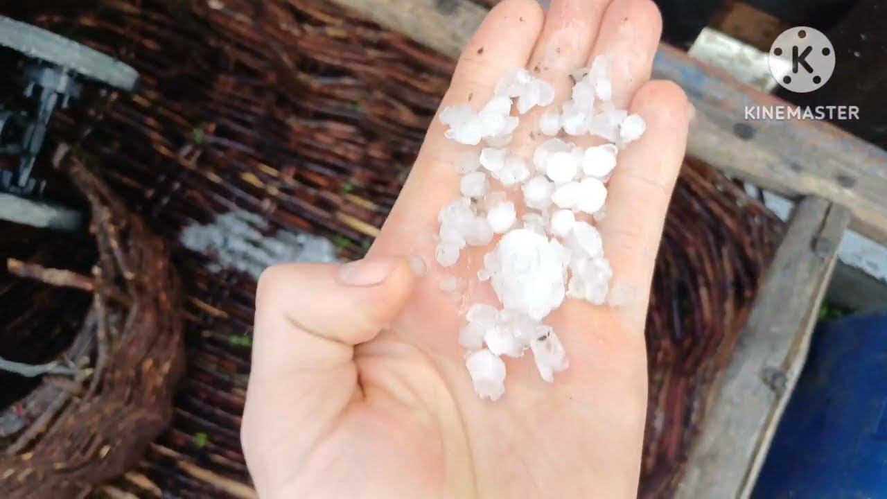 Омск. Попали под ГРАД. Все ЗАТОПИЛО. Плывем на машине по городу. смотреть онлайн