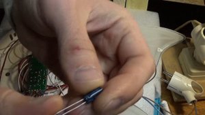Ремонт светодиодной люстры, которая мигает при включении.