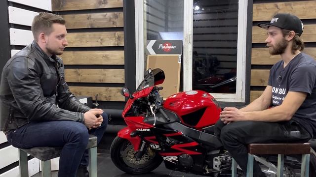 HONDA CBR1000RR вас разорит? Все о их надежности - интервью с механиком RSBK смотреть онлайн