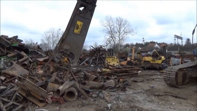 Гидравлические ножницы VTN CI3200R на экскаваторе Hitachi в работе. смотреть онлайн