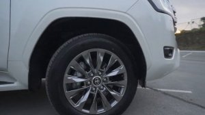 В продаже Toyota LAND CRUISER 300 (2023 Luxe 7 мест)