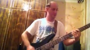 Играю Монгол Шуудан на басу