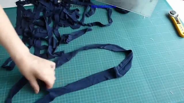 Как нарезать полоски для коврика из футболок и других вещей смотреть онлайн