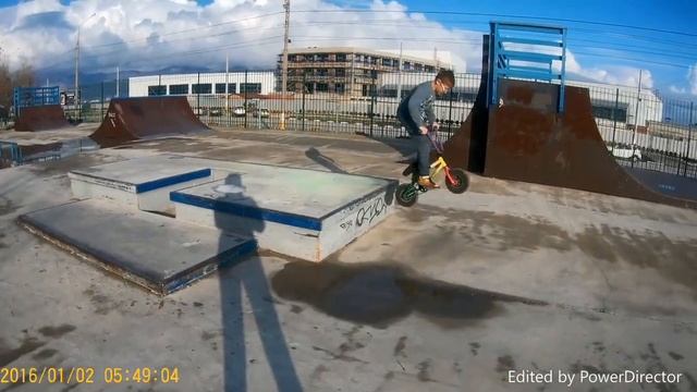 Покатался в скейтпарке. Выучил новый трюк! смотреть онлайн