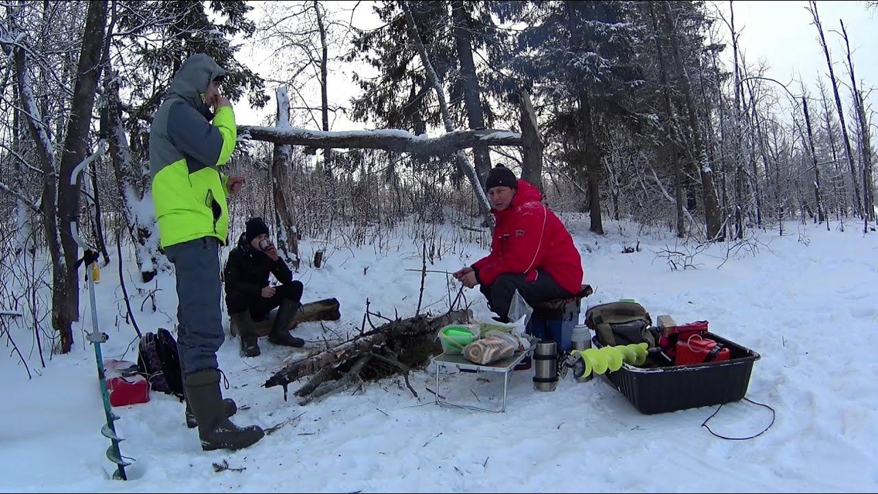 РЫБАЛКА-БОЛТ!Очередная попытка поймать щуку на жерлицы ...НО ПОГОДА И КОМПАНИЯ ПРОСТО КЛАСС. смотреть онлайн