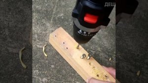 Шуруповерт в комплекте с двумя аккумуляторами