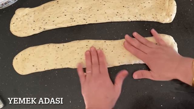 DİYARBAKIR ÇÖREĞİDİYARBAKIR BAYRAM HAZIRLIĞI DİYARBAKIR YEMEKLERİMAHLEPLİ ÇÖREK yemek Adası