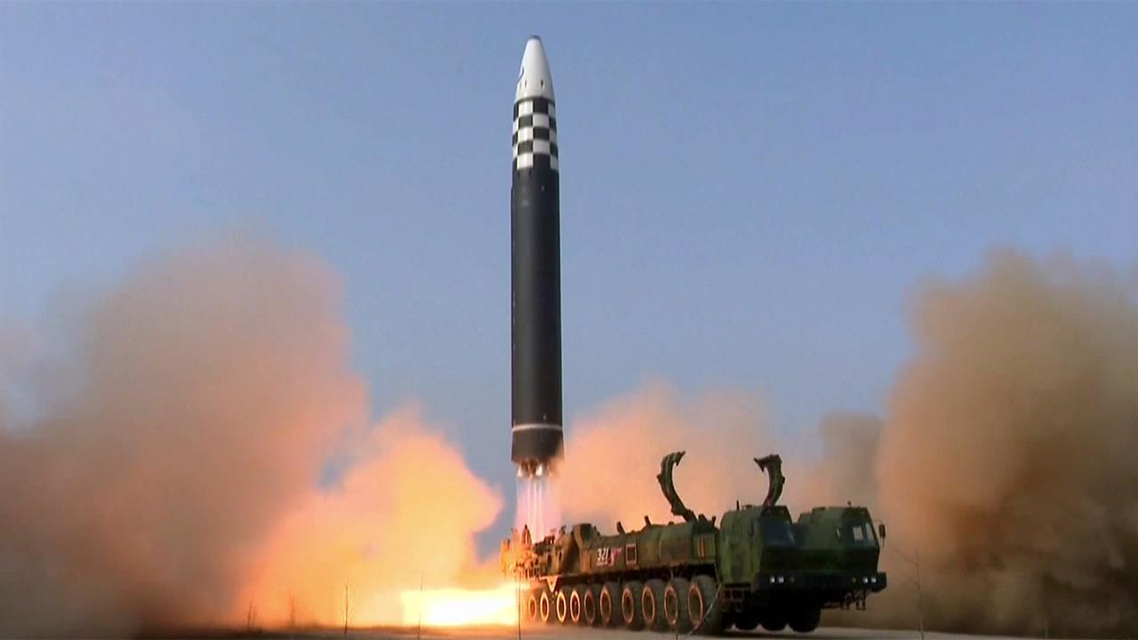 Северная Корея запустила три баллистических ракеты в направлении Японского моря