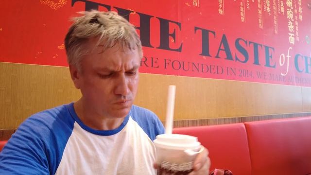 Лапшичная Xiao Mian. Шашлык, копыта, чебурек, салат из водорослей - Жизнь в Китае #255 смотреть онлайн