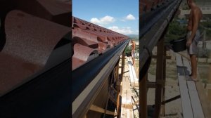Проверка разуклонки водосточной системы при монтаже