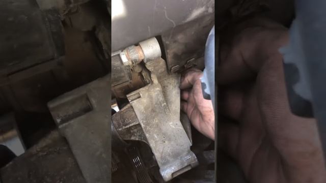 Пассат Б5 1.9дизел. Замена натяжителя приводного ремня смотреть онлайн