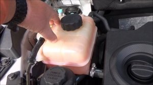 РАЗОРВАЛО расширительный бачок, живёт теперь своей жизнью!