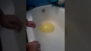 Надуваем шарики водой