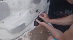 Замена ограничителя задней двери OPEL ASTRA H за 15 минут.