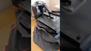 Клеим термонаклейки на спецодежду