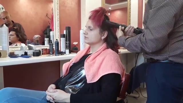 Делают прическу перед выступлением во Львове - 29сент. 2018 г. смотреть онлайн