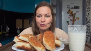 МУКБАНГ ЖАРЕНЫЕ ПИРОГИ/БЕЛЯШИ С МЯСОМ/MUKBANG ЕДА ОБЖОР