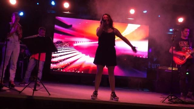 Cover Bailando - Valentina Orsi. смотреть онлайн