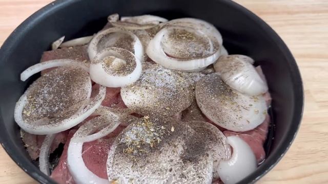 МЯСО ? ПО- КРЕМЛЕВСКИ В СКОВОРОДЕ. ВСЁ ГЕНИАЛЬНО И ПРОСТО. смотреть онлайн