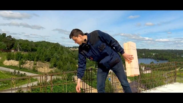 Правильное бетонирование отвесной стены дома. Устройство парапетов плоской кровли. 04.07.2022.