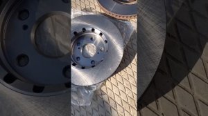 Toyota Camry замена заводских тормозных дисков на тормозные диски от Toyota Alphard