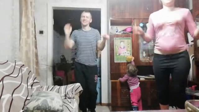 Как занимаются родители спортом с детьми, когда нет денег и времени на спортзал?️♂️?️♀️