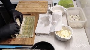 Запеченный ролл с морепродуктами