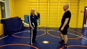 Уличная самооборона. Встречный удар ногой. В Н Крючков.