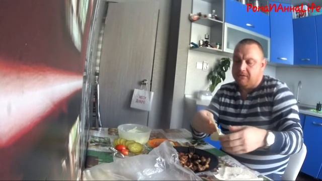 МУКБАНГ СИЖУ ЕМ ОДИН В ГОРДОМ ОДИНОЧЕСТВЕ РАЗГОВОР О ТОМ О СЁМ MUKBANG МЯСО ОГУРЕЦ ЛАВАШ ЛУК