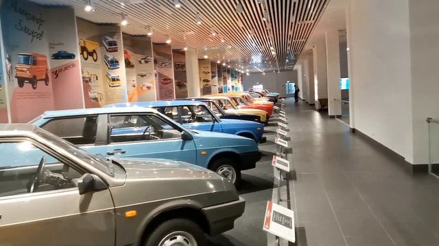 Саратов-Екатеринбург.Часть 2. Музей техники в Верхней Пышме и прогулки по городу. Исеть.Плотинка смотреть онлайн